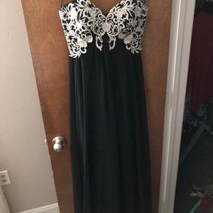 La Femme Black Formal Dress